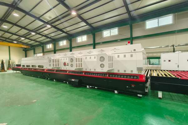 How Does a Convection Flat Glass Tempering Furnace Work?